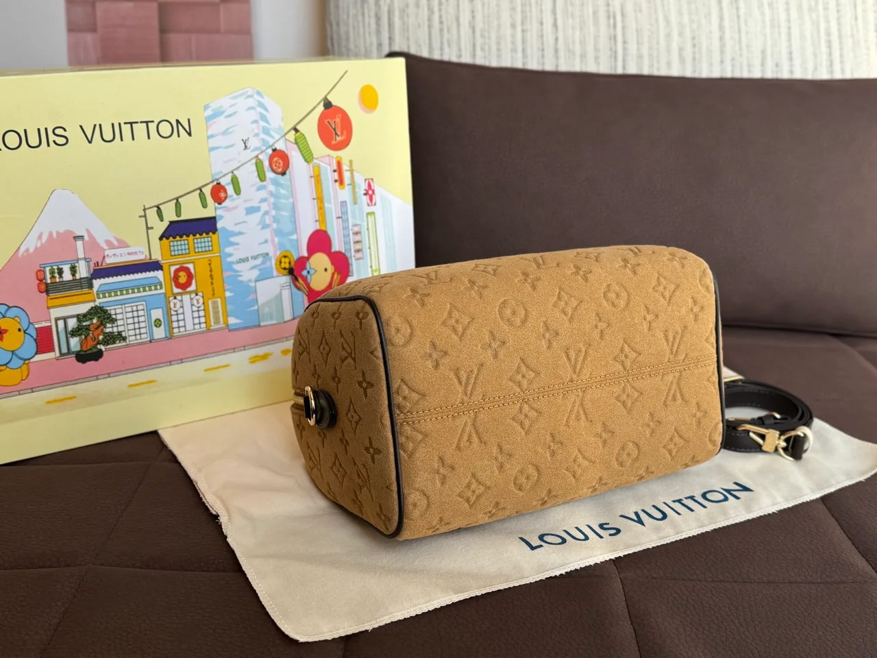 Louis Vuitton Speedy 25 Embossed Suede Pillow Top-Handle Bag in Tan · view 4