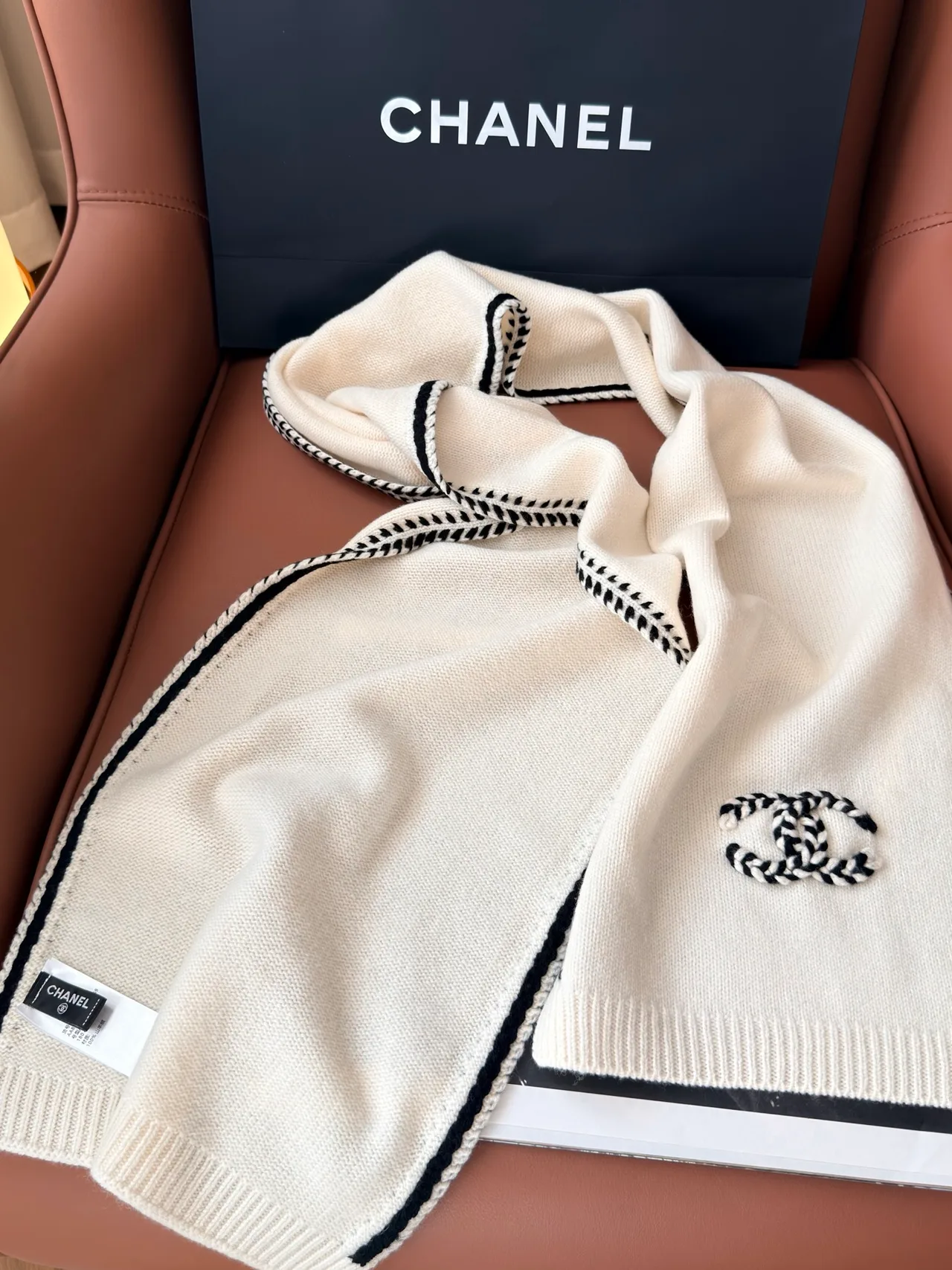 Chanel Scarf in White & Black · view 5