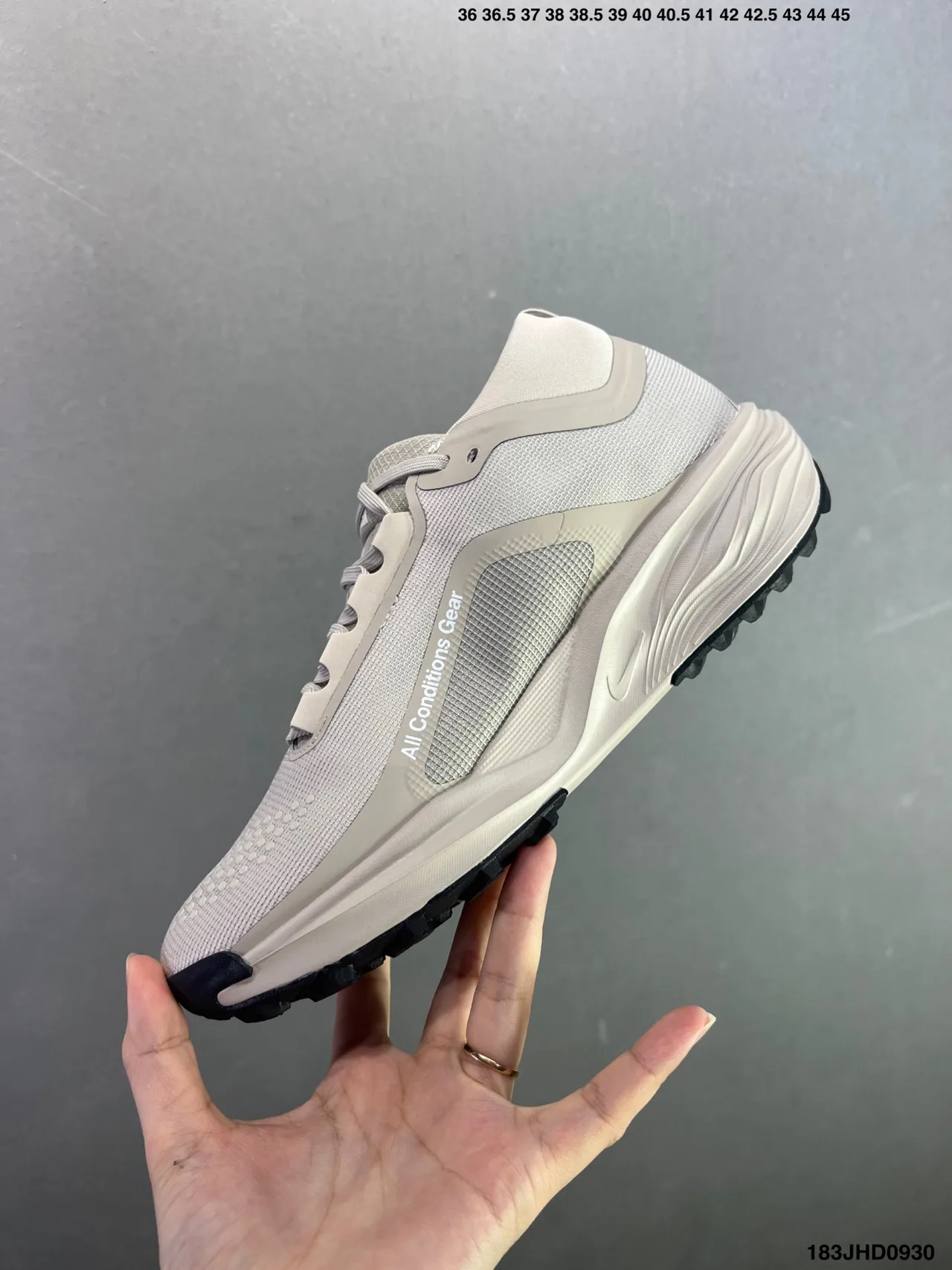 Nike Sneakers in Grey · view 4