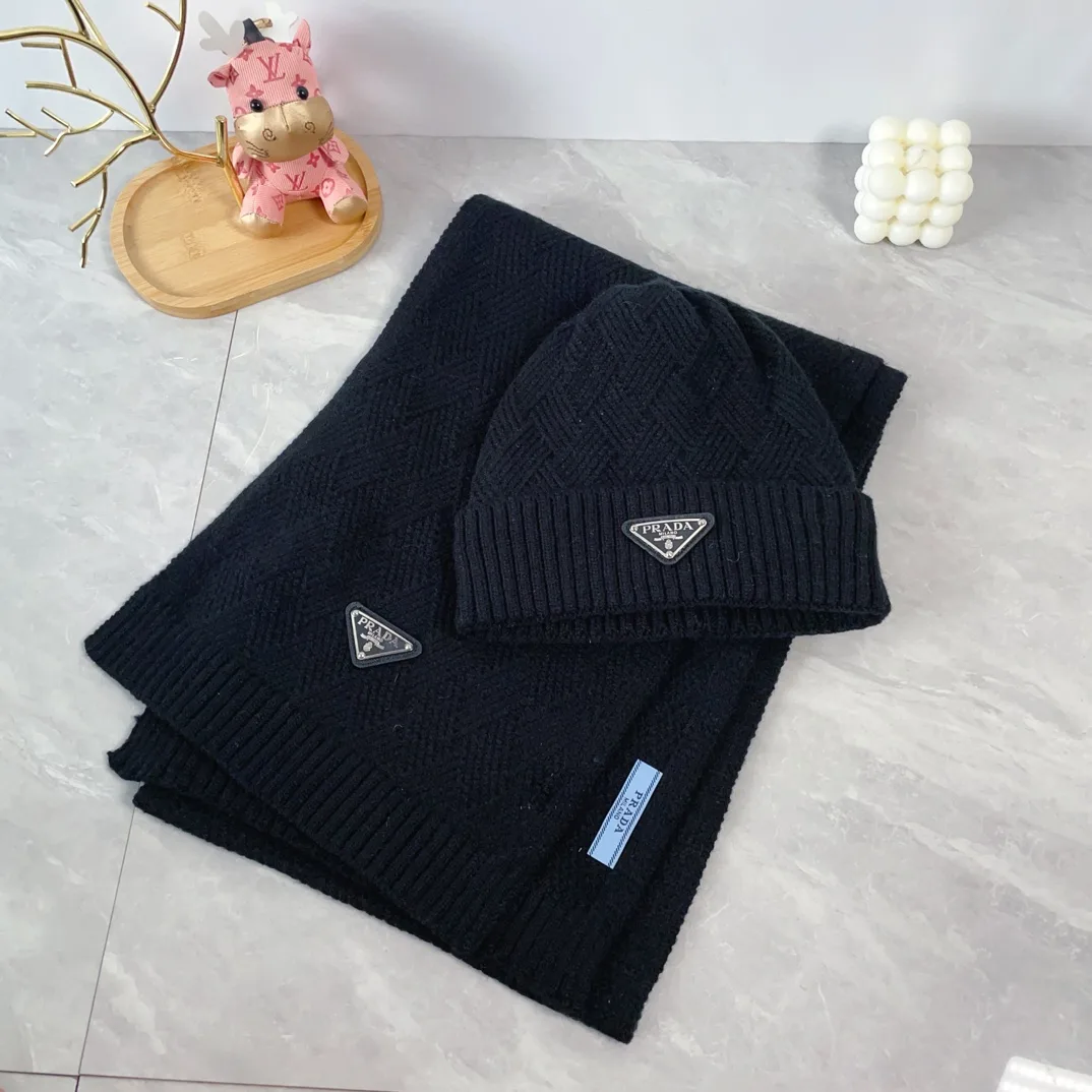 Prada Wool Hat and scarf knit set in Black · view 3