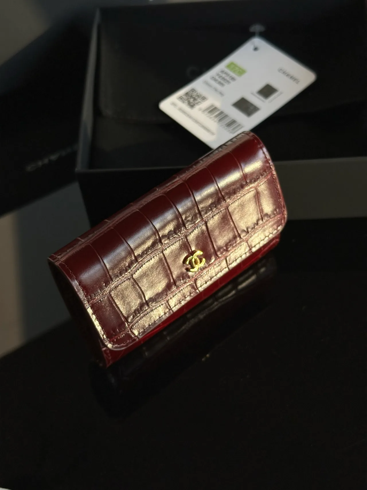 Chanel Glossy Wallet in Burgundy · view 4