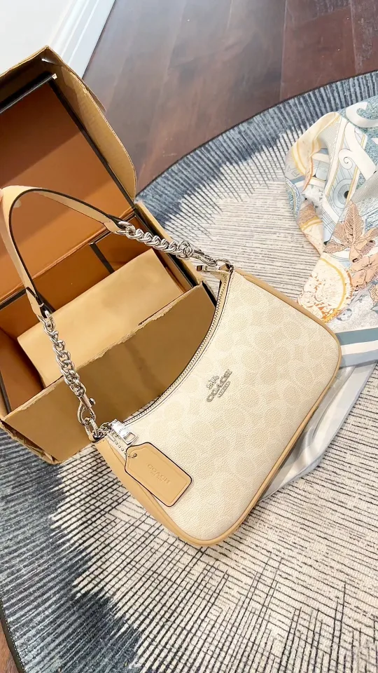Coach Chain Shoulder Bag in Blue & Beige & Black & Cream & Brown · view 3