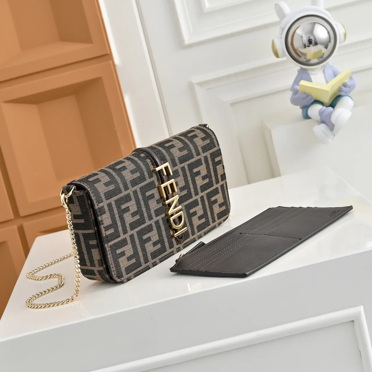 Fendi Smooth Clutch in Brown · view 3