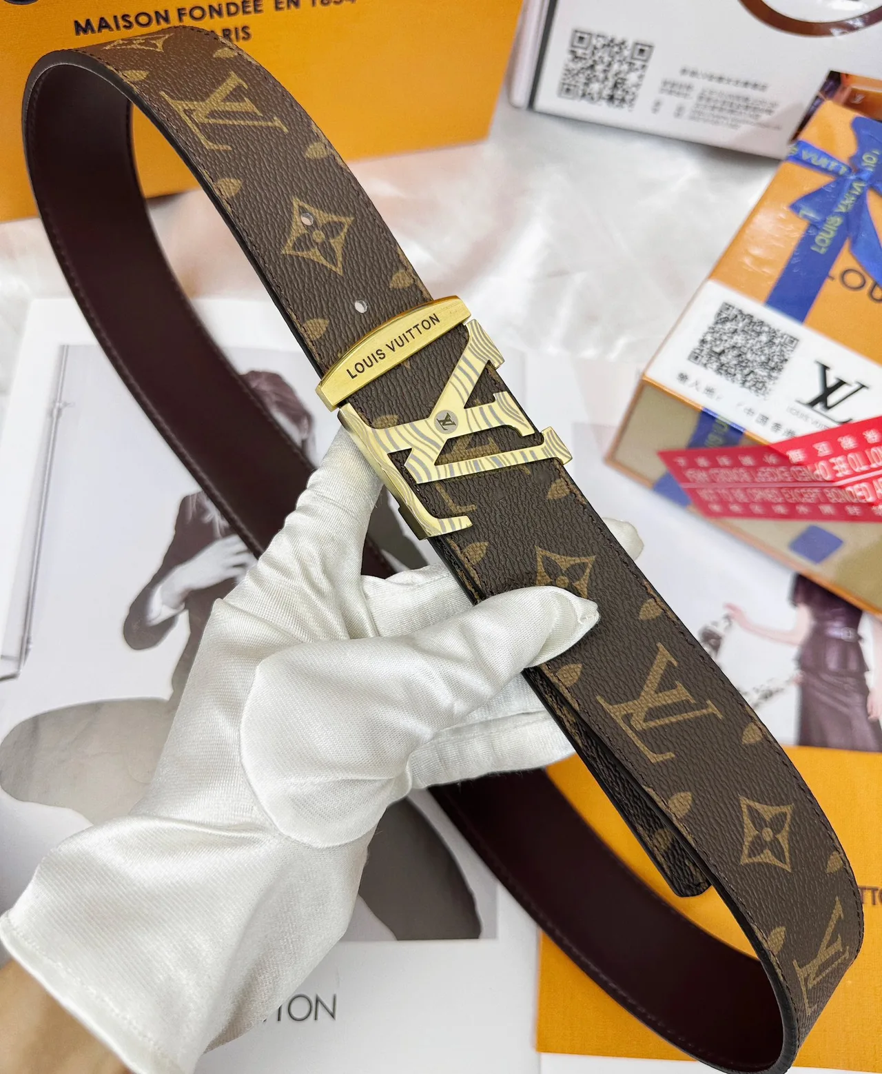Louis Vuitton Cowhide Belt in Black · view 6