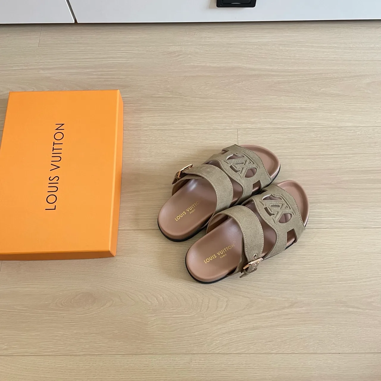 Louis Vuitton Leather Woven Buckle Sandals in Green · view 5