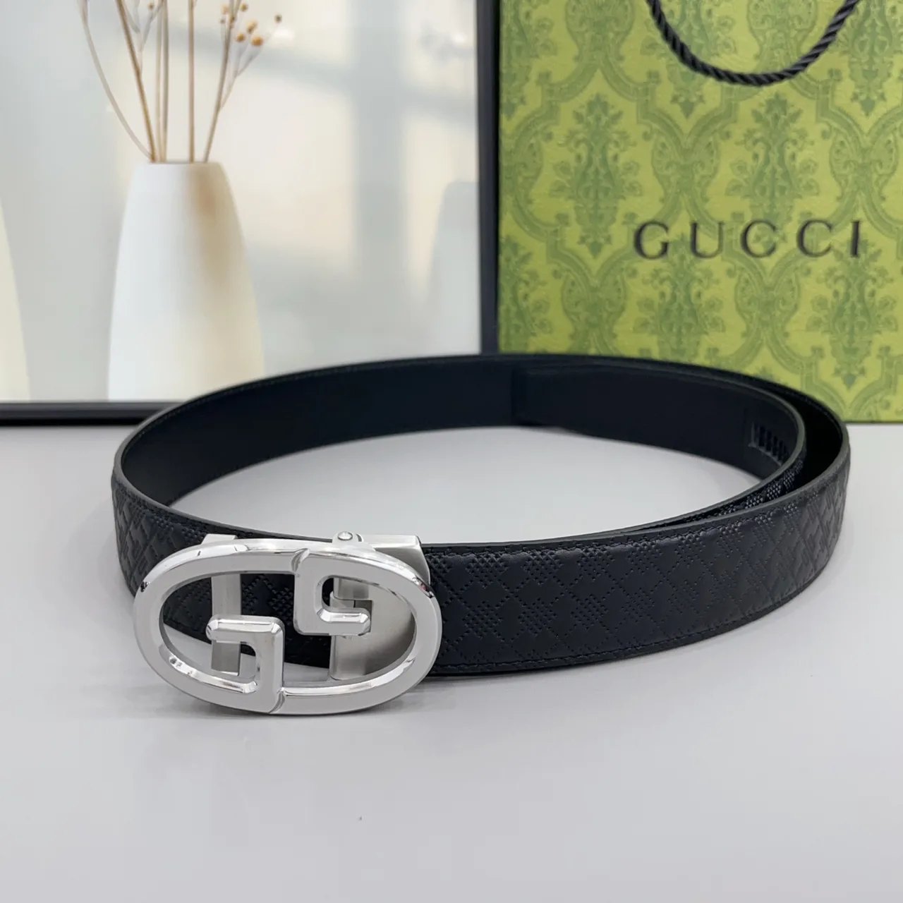 Gucci Glossy Belt in Black · view 1