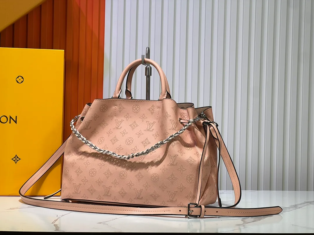 Louis Vuitton Cowhide Crossbody Bag in Pink · view 3