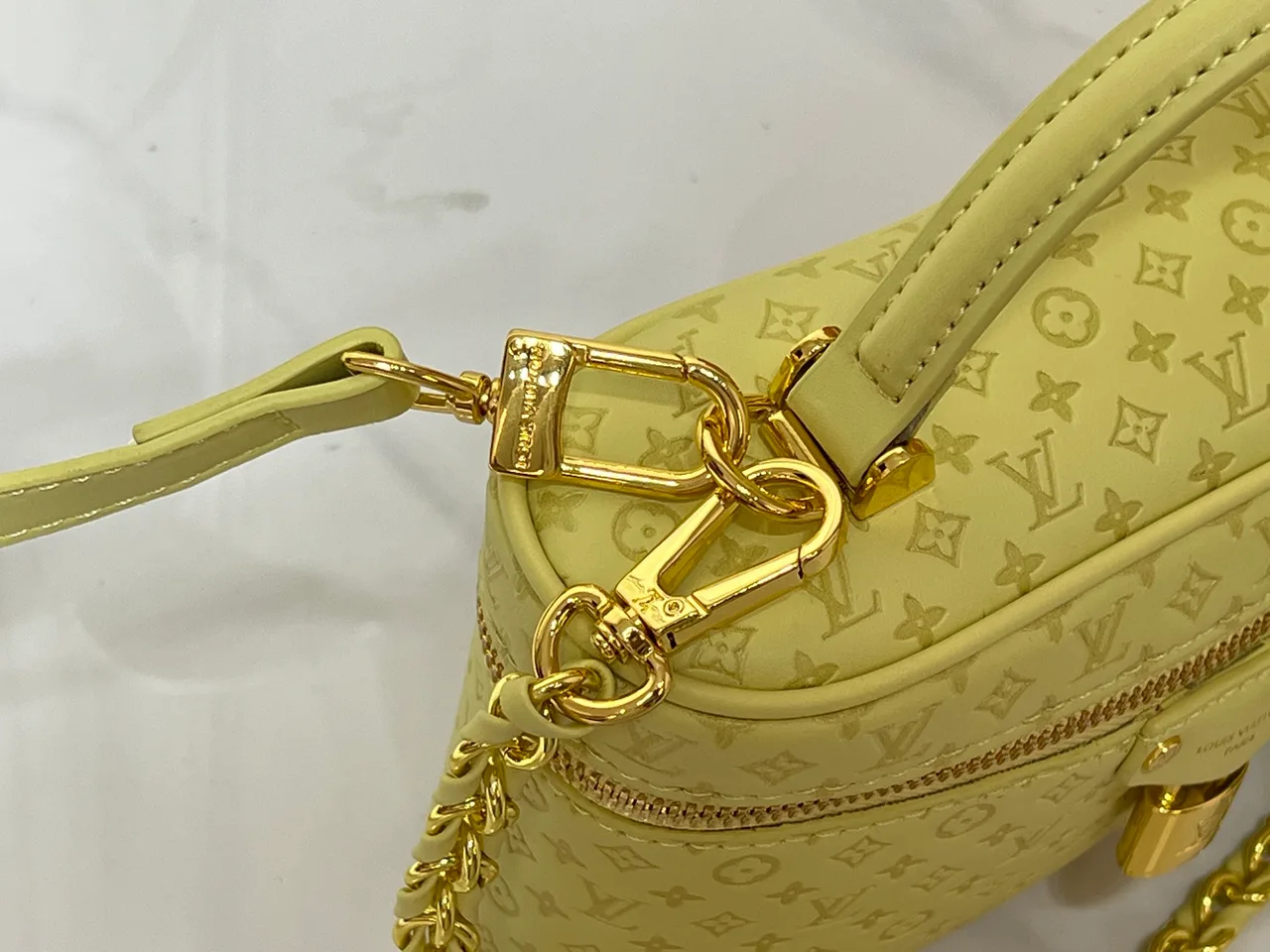 Louis Vuitton Canvas Handbag in Yellow · view 6