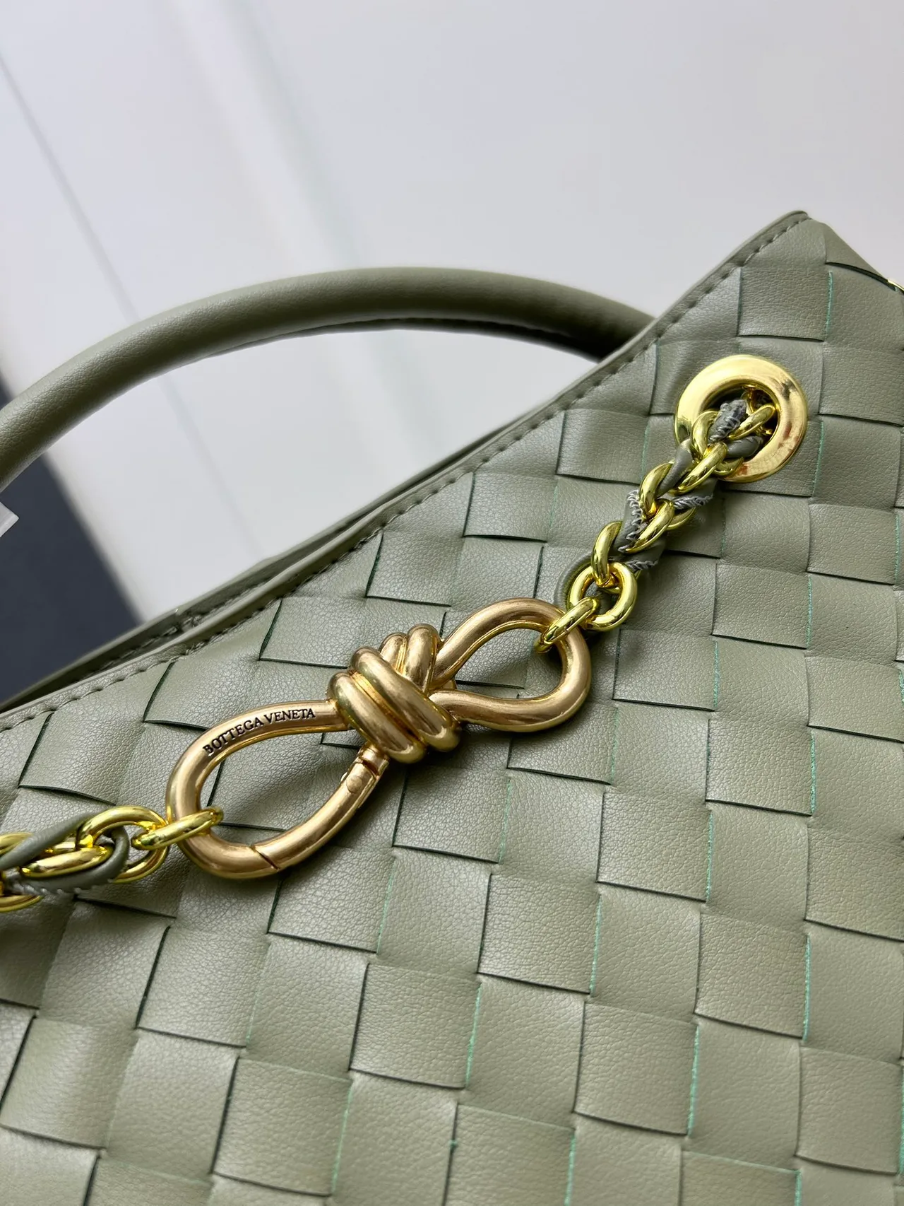Bottega Veneta Woven Tote in Green · view 4