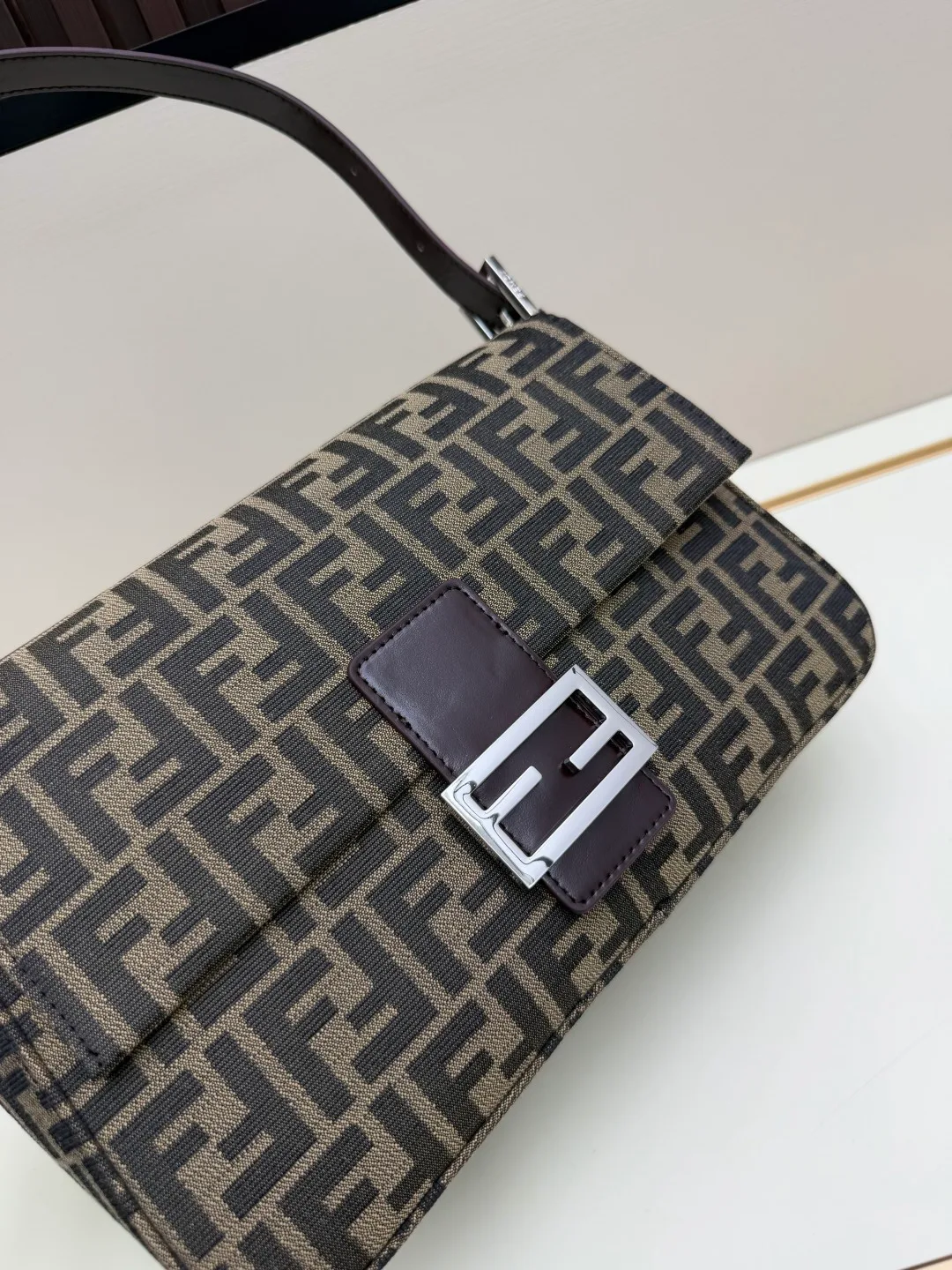 Fendi Baguette Cowhide Shoulder Bag in Beige · view 4