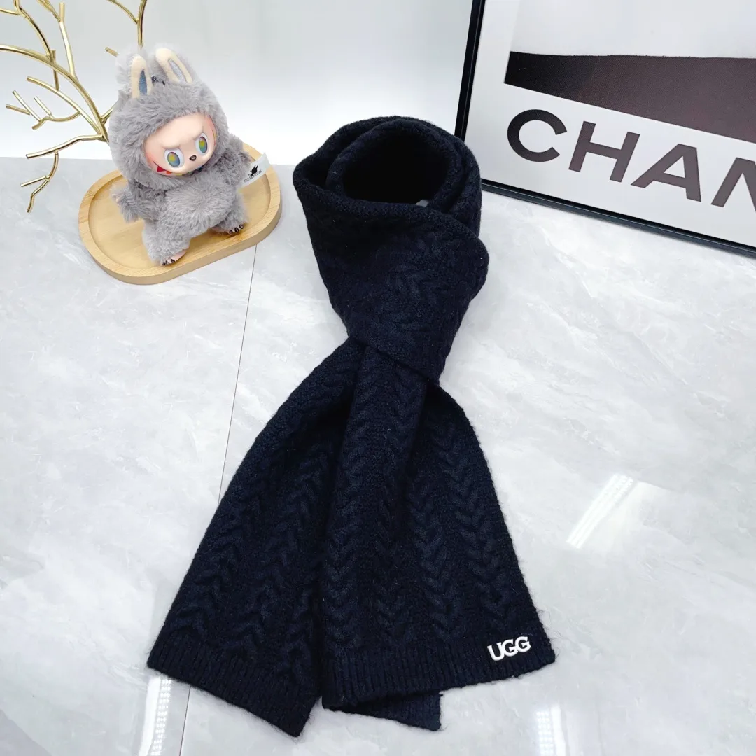 UGG Wool Hat Scarf and Gloves Set in Black · view 4