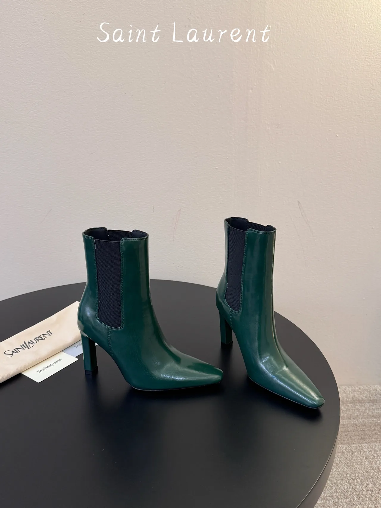 Saint Laurent Cowhide Sheepskin Glossy Pointed-Toe Pointed Ankle Boots in Green · view 4