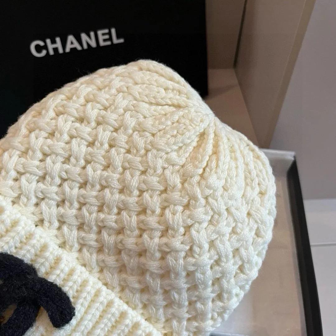 Chanel Beanie in Cream · view 7