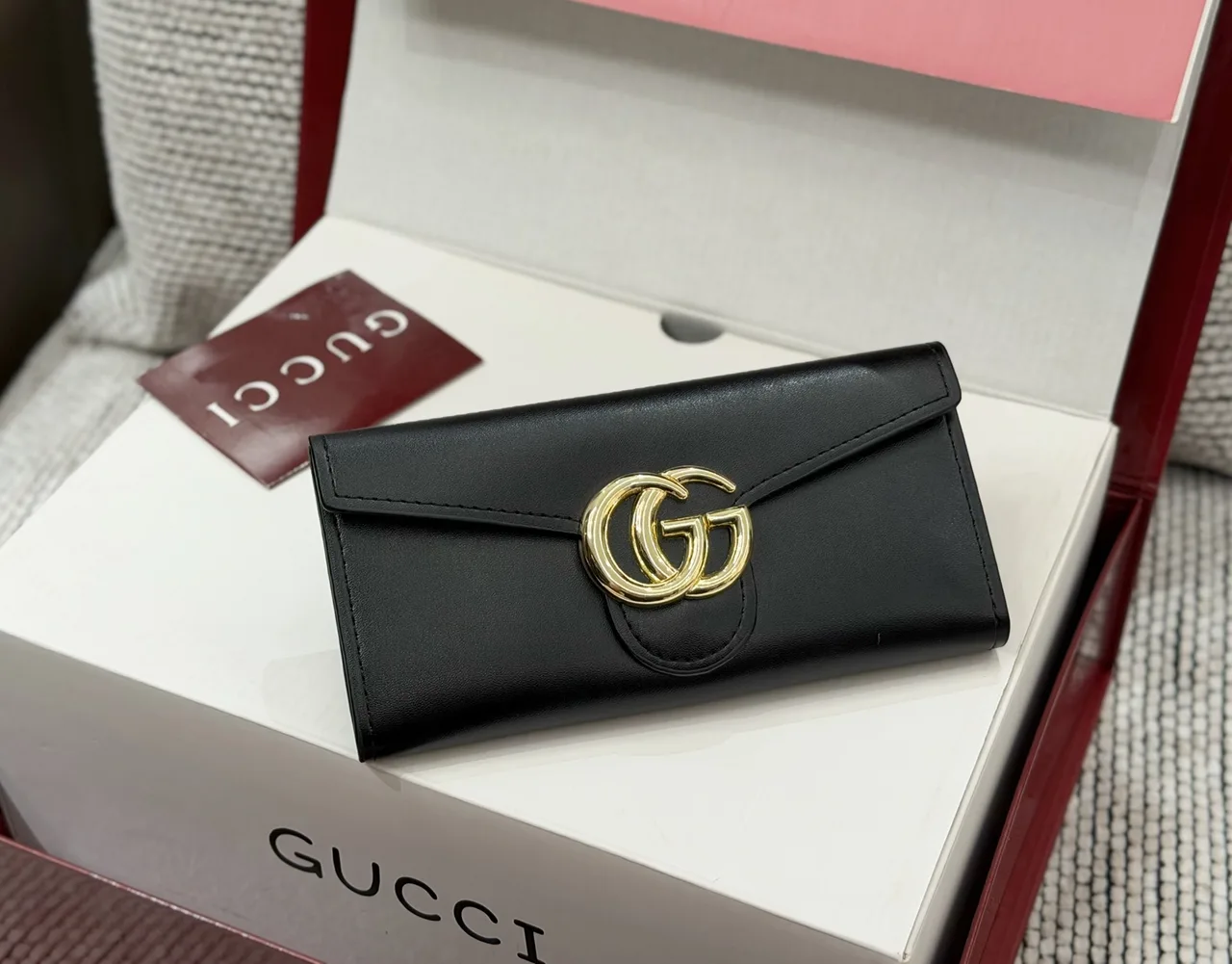 Gucci Long Wallet in Beige & Black · view 5