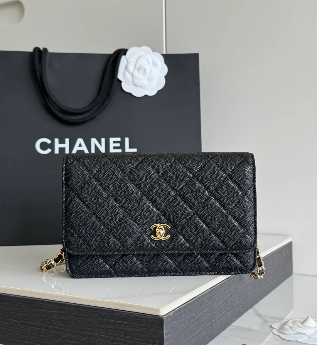 Chanel Calfskin Quilted Clutch in Black · view 2