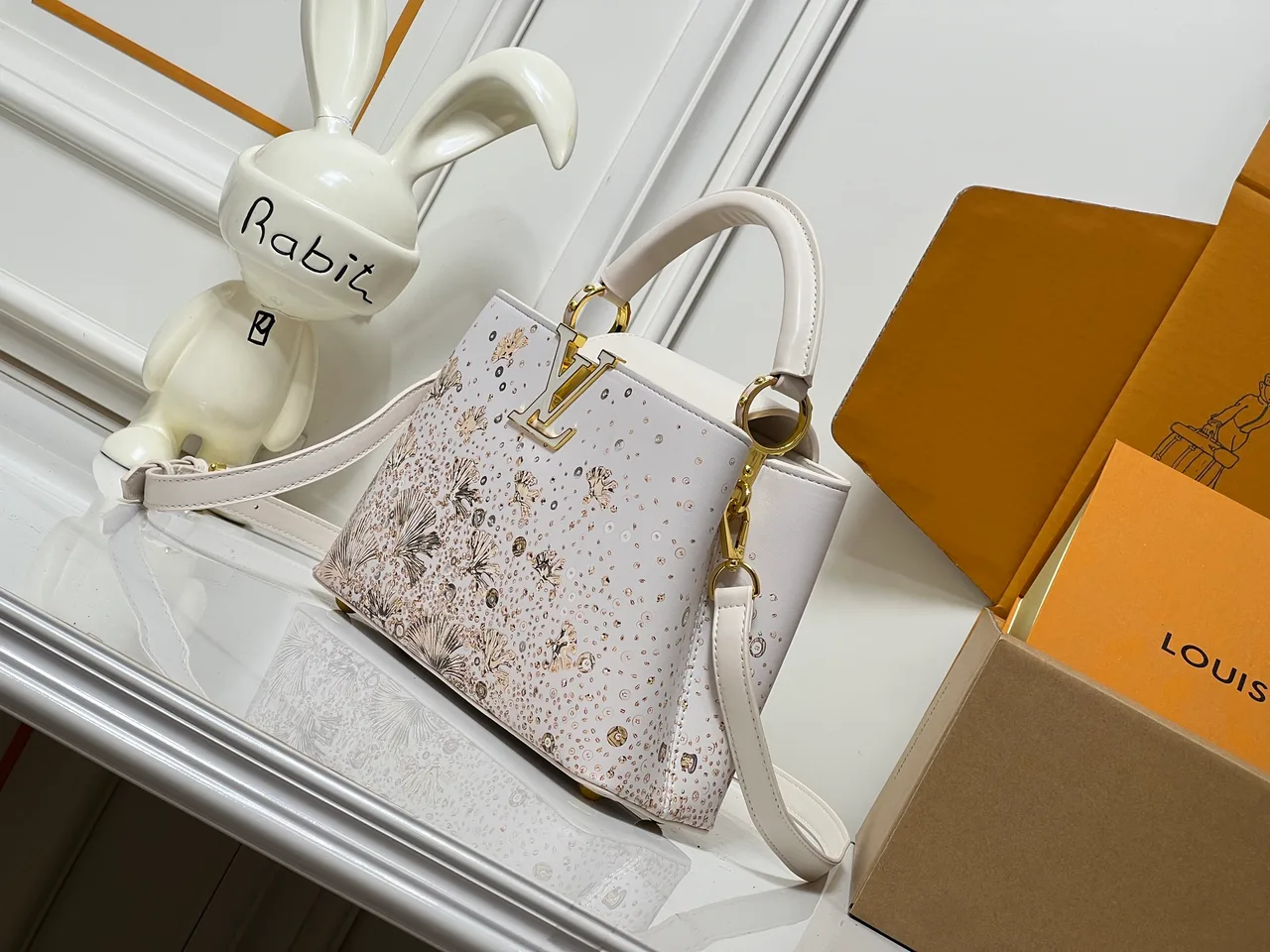 Louis Vuitton Cowhide Handbag in White · view 3