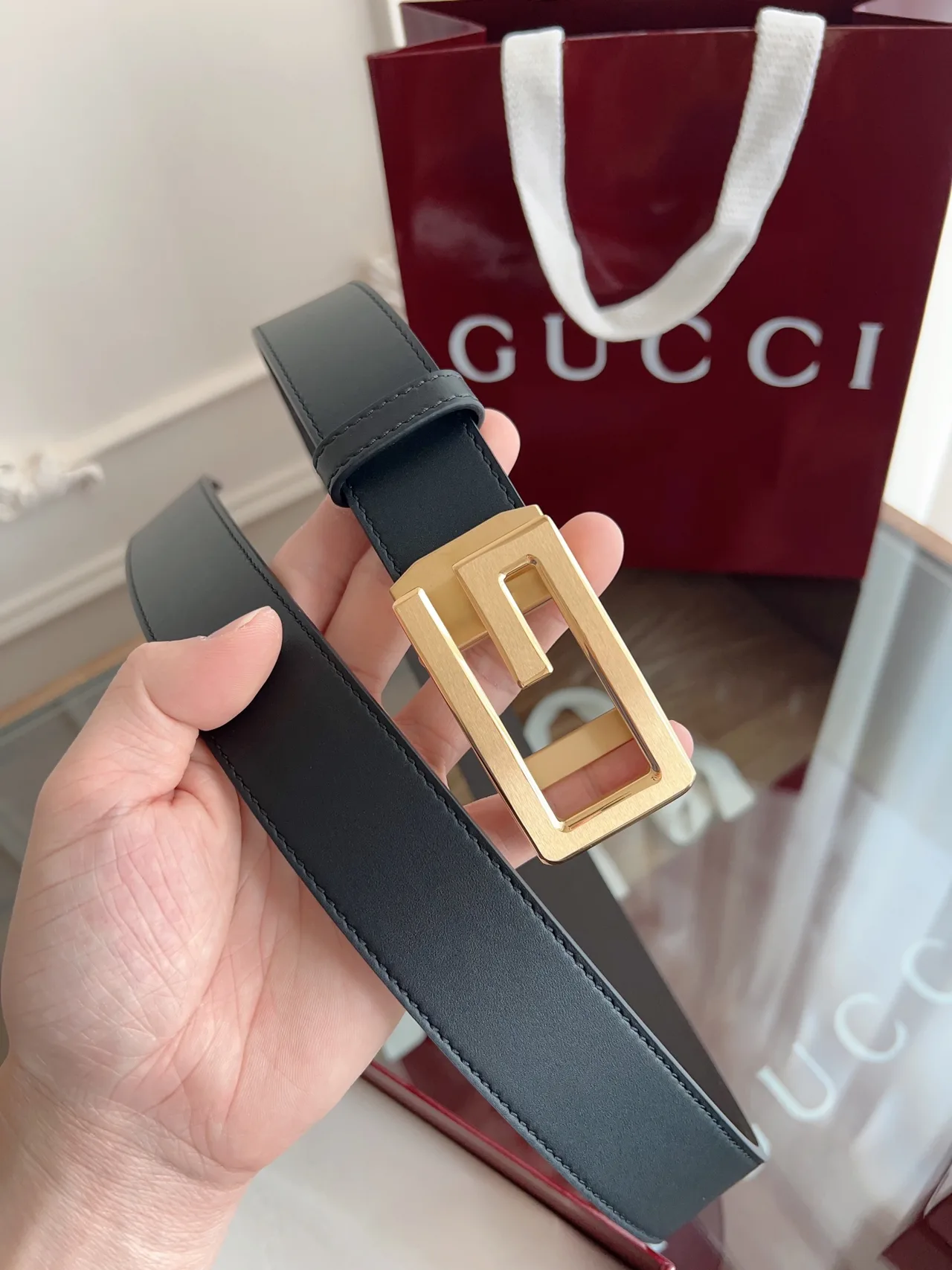 Gucci Cowhide Glossy Automatic Belt in Black · view 3