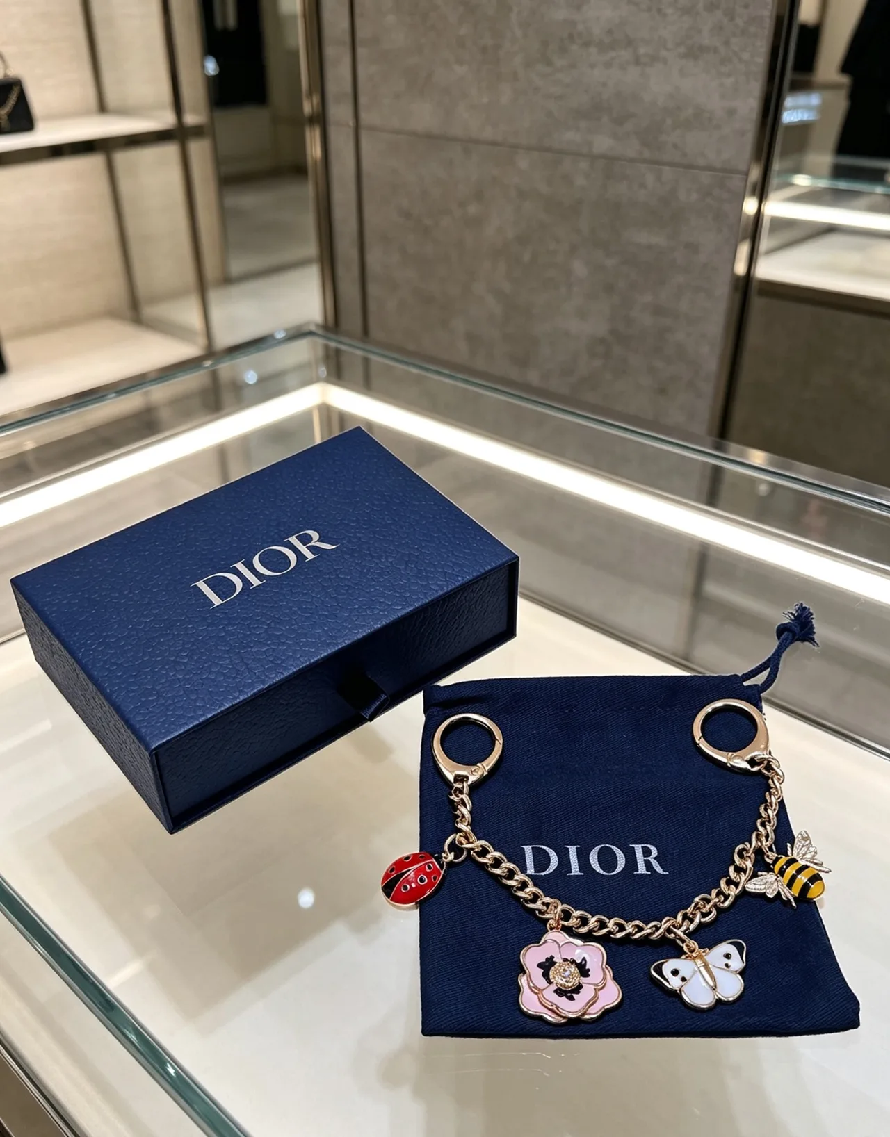 Dior Glossy Garden Charm Chain in Gold · view 4
