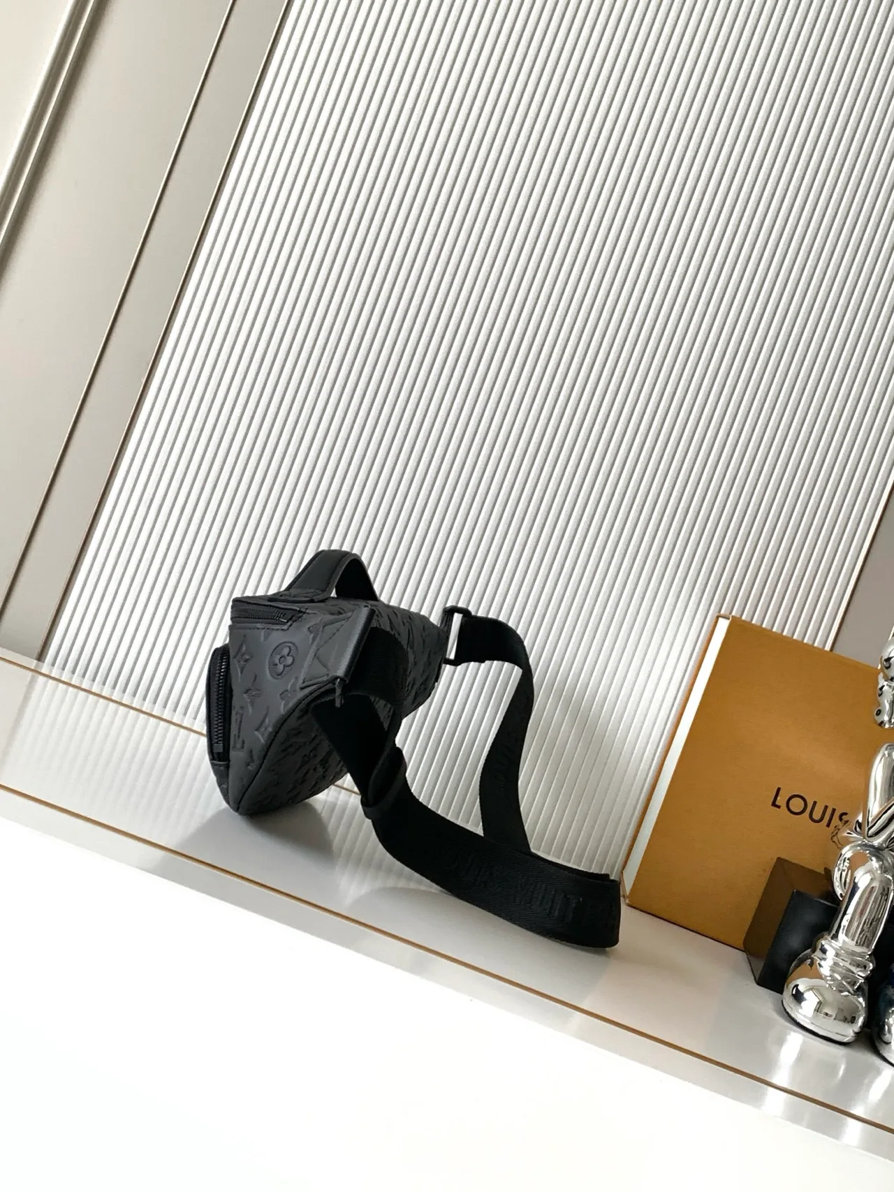 Louis Vuitton Belt Bag in Black · view 2