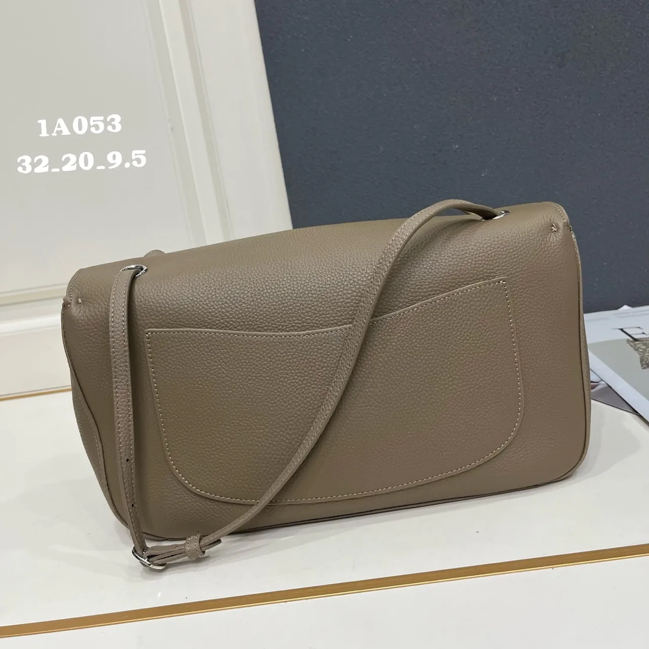 Chanel Smooth Clutch in Grey · view 2