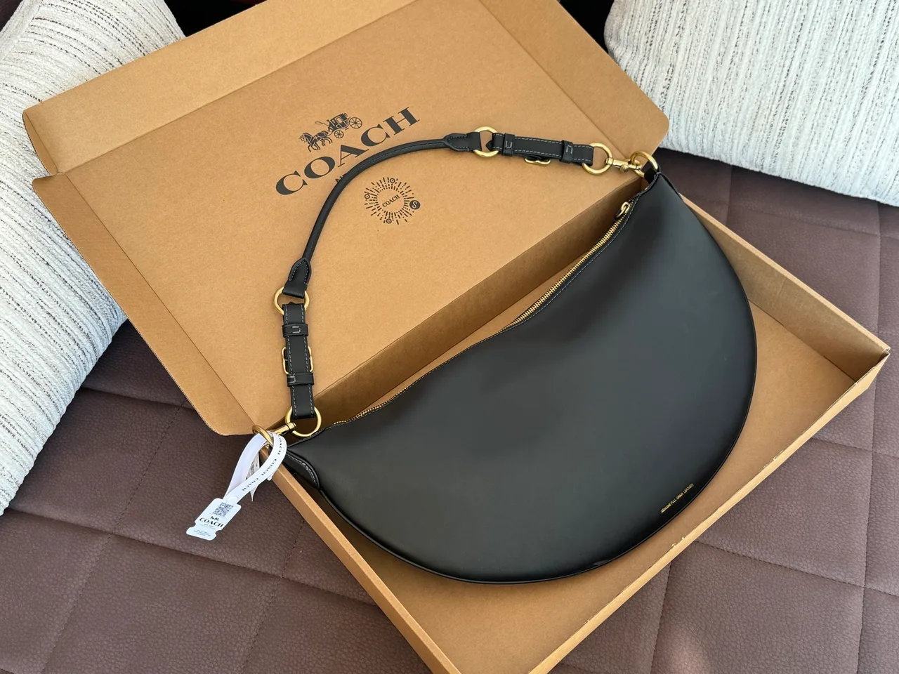 Coach Smooth Shoulder Bag in Black · view 3