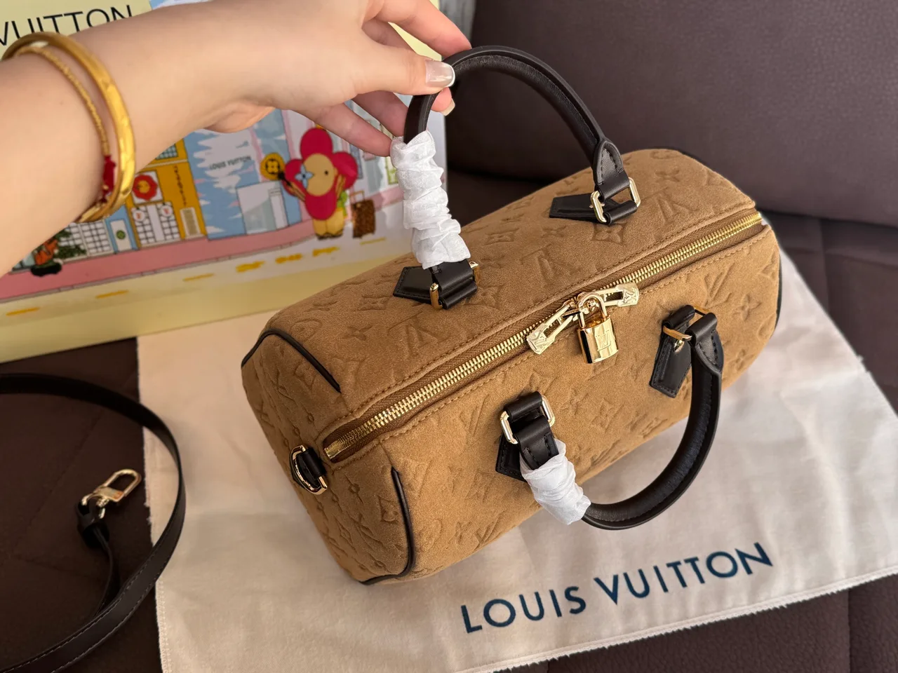 Louis Vuitton Speedy 25 Embossed Suede Pillow Top-Handle Bag in Tan · view 7
