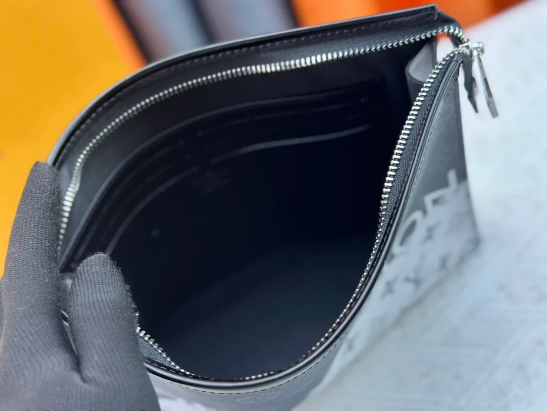 Louis Vuitton Canvas Monogram Clutch in Black · view 8