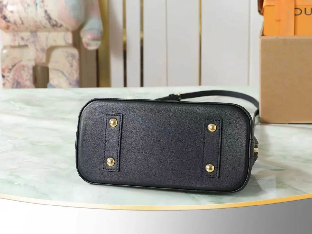Louis Vuitton Cowhide Quilted Handbag in Black · view 4