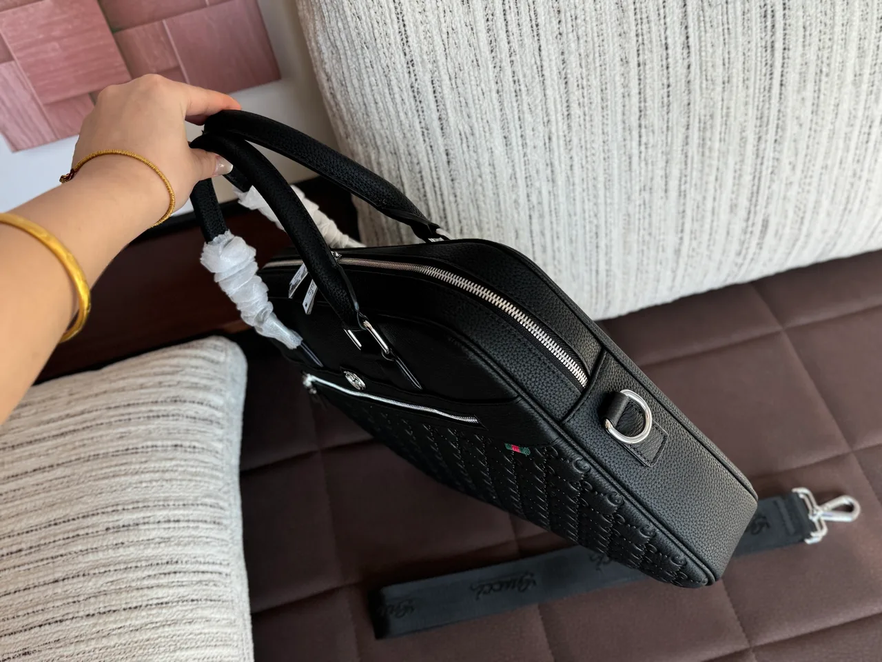 Gucci Cowhide Quilted Crossbody Bag in Black · view 3