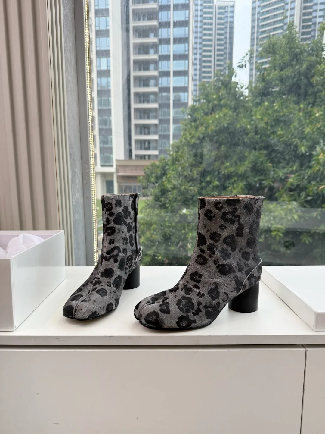 Maison Margiela Cowhide Matte Tabi Ankle Boots in Grey · view 2