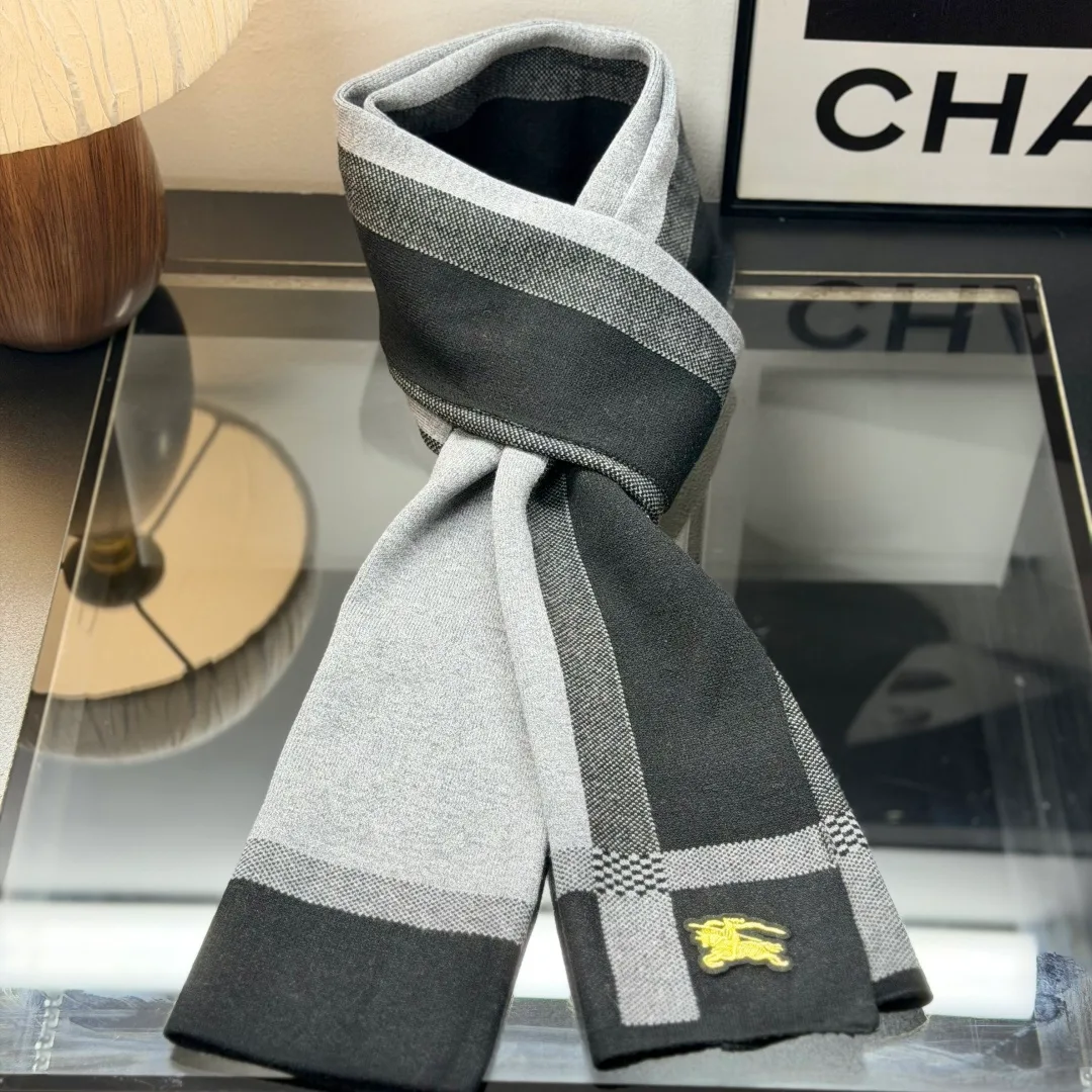 Burberry Wool Striped Hat Scarf and Gloves Set in Grey · view 4