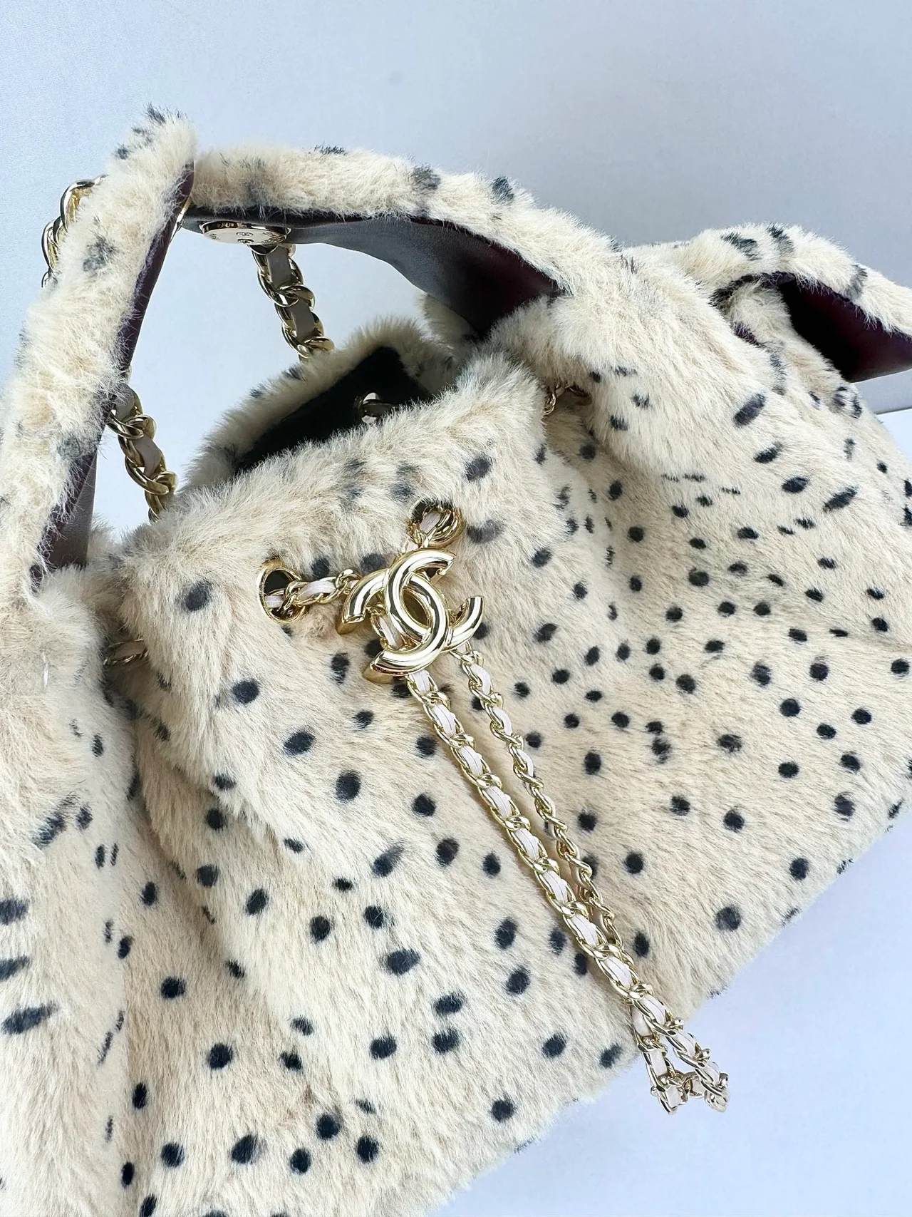 Chanel Drawstring Bucket Bag in White · view 6