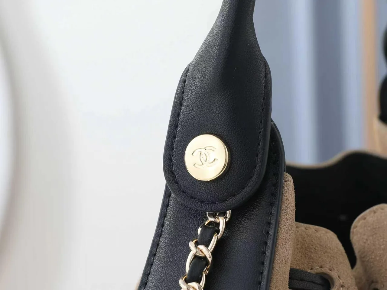 Chanel Drawstring Bucket Bag in Beige · view 7