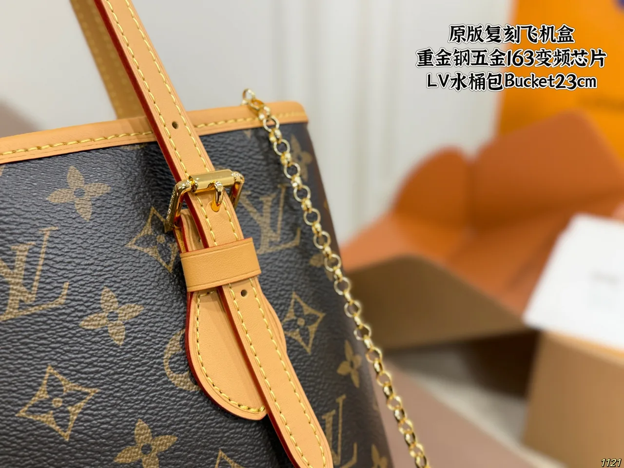 Louis Vuitton Bucket Bag in Brown · view 4