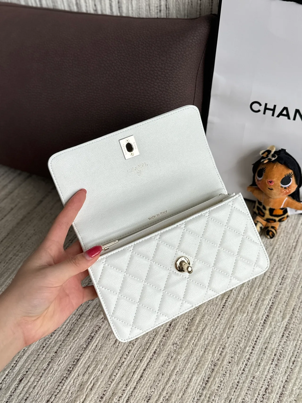 Chanel Clutch in White · view 6