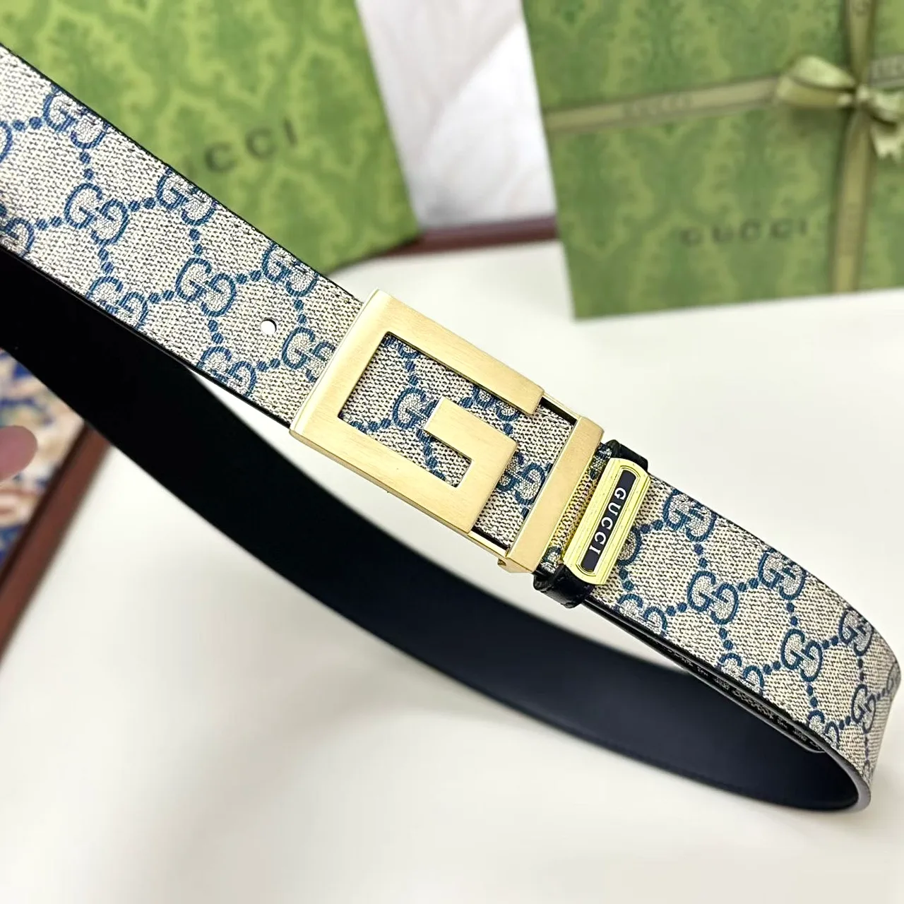 Gucci GG rectangular buckle belt in Beige · view 5