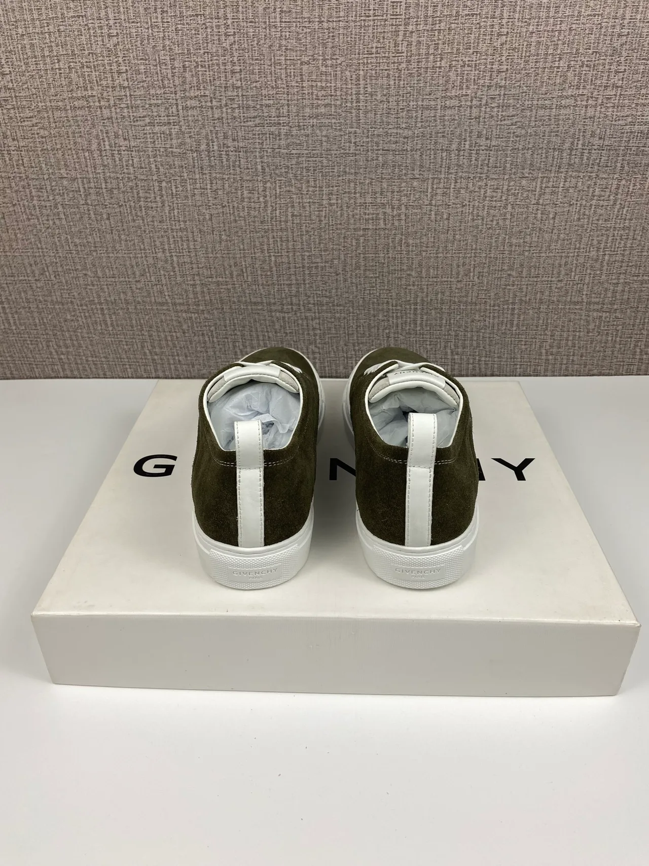 Givenchy Cowhide New City Sneakers in Green · view 3