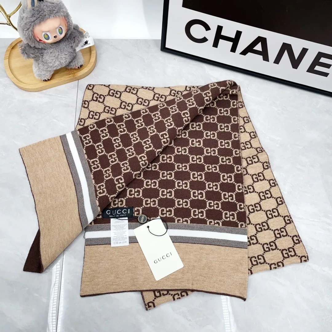 Gucci Cashmere Ribbed Hat and scarf knit set in Beige · view 5