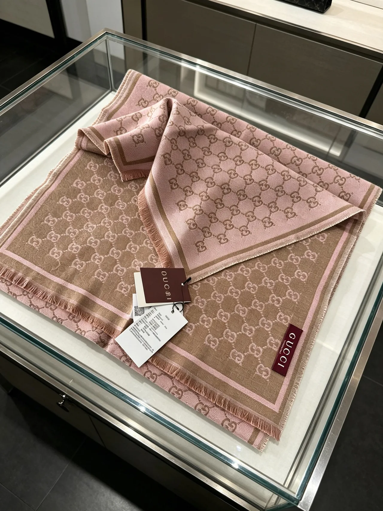 Gucci Wool Reversible Scarf in Pink · view 5