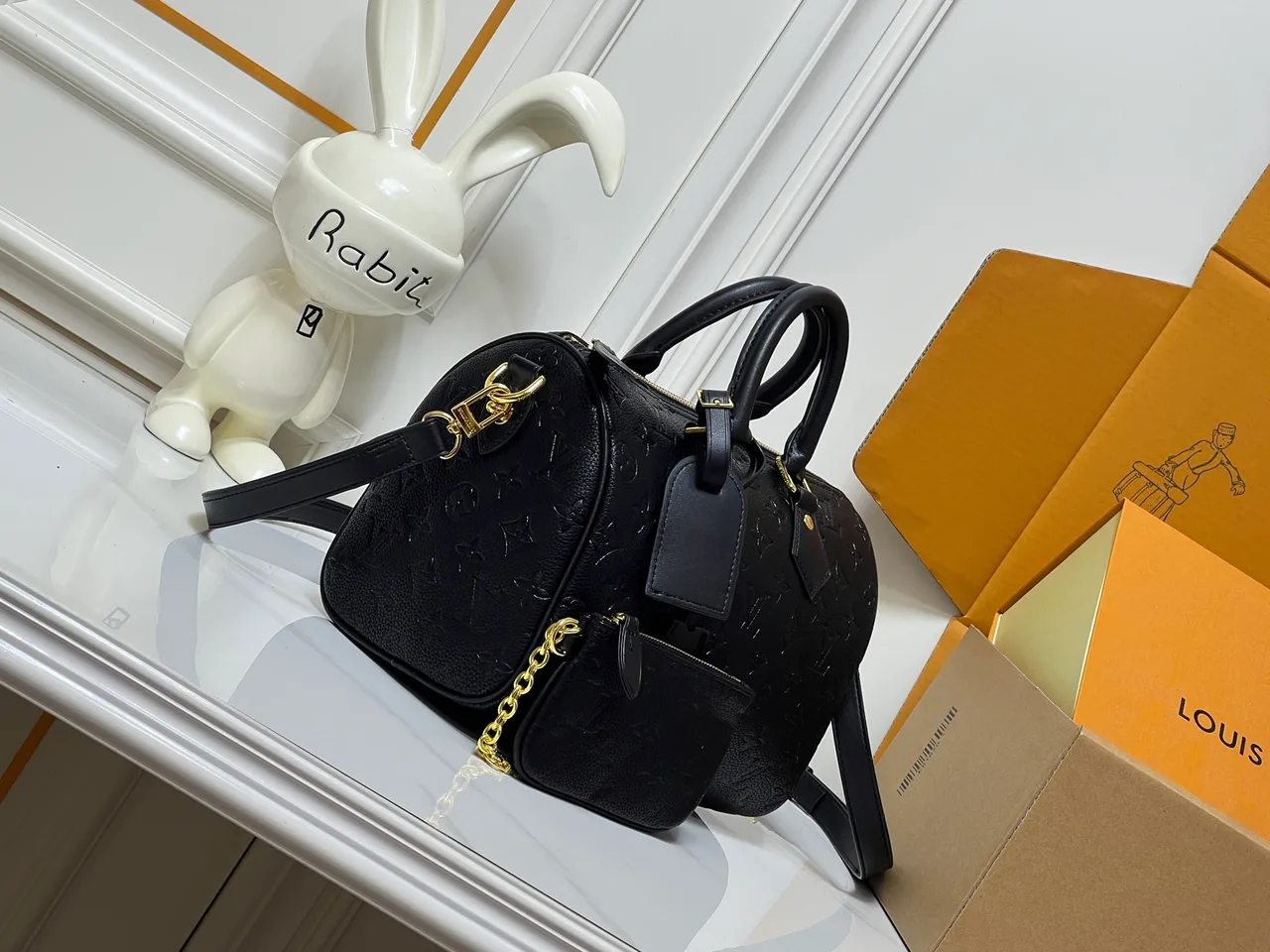 Louis Vuitton Speedy Cowhide Sheepskin Smooth Handbag in Black · view 2