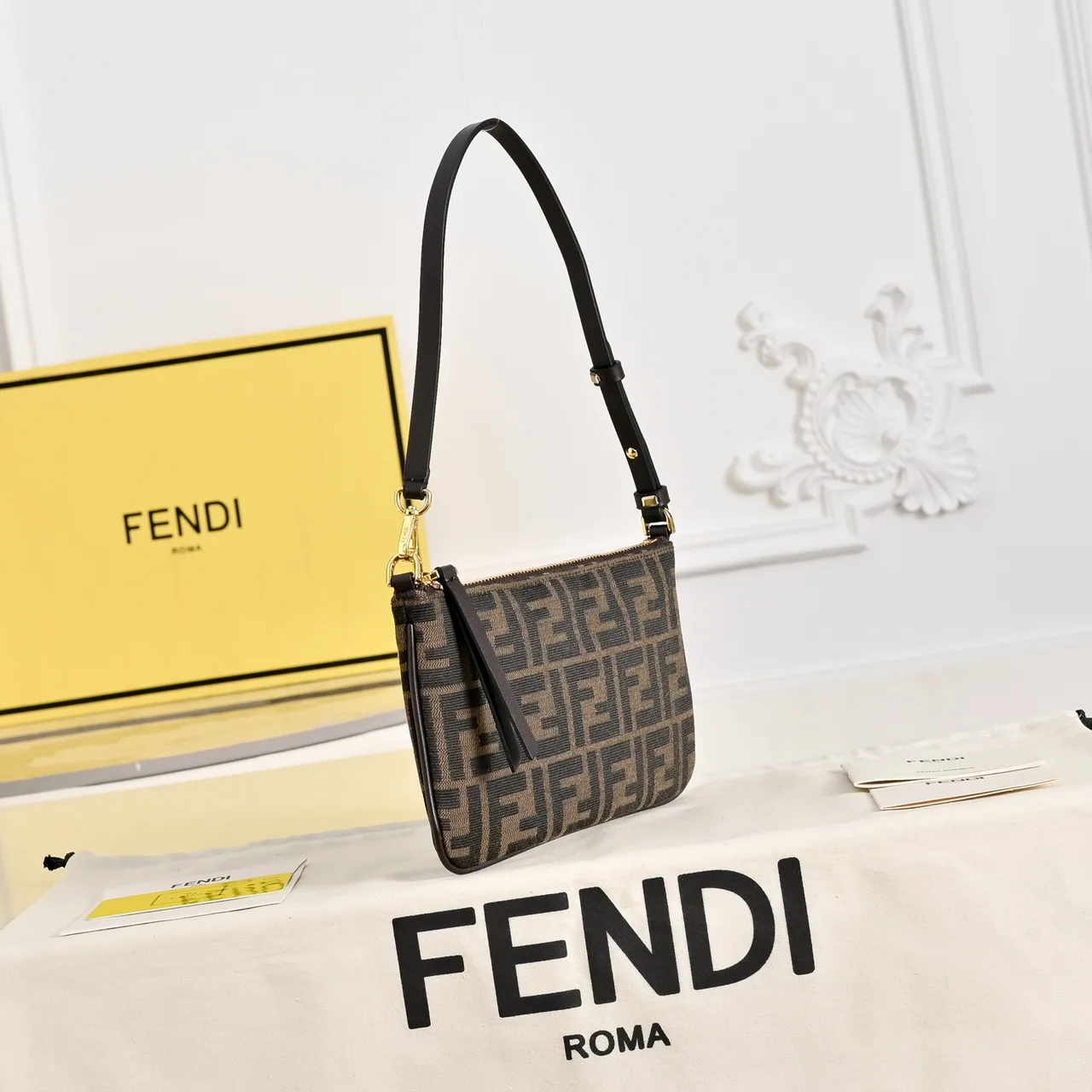Fendi Baguette Clutch in Brown · view 2