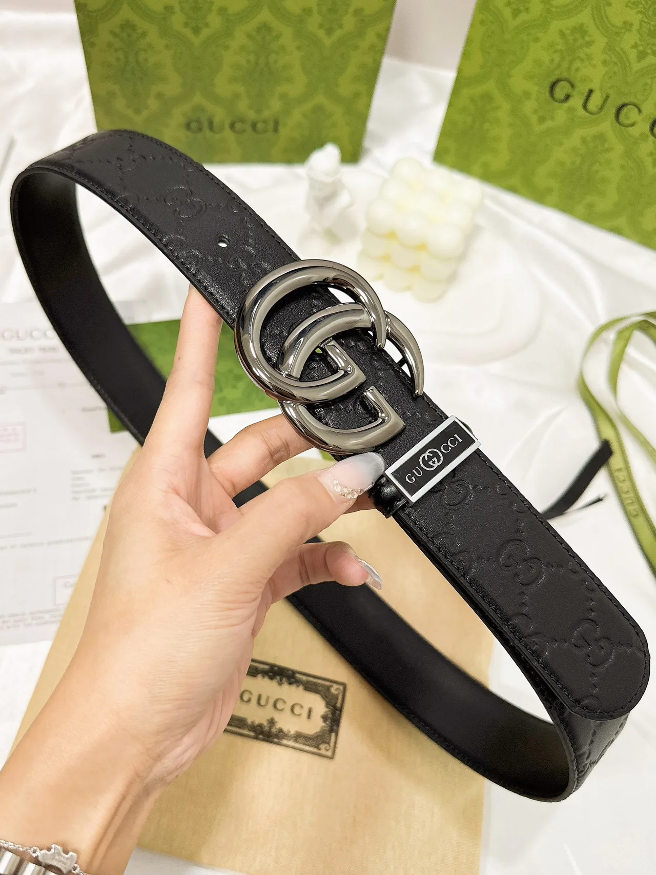 Gucci Cowhide Glossy Belt in Black · view 4
