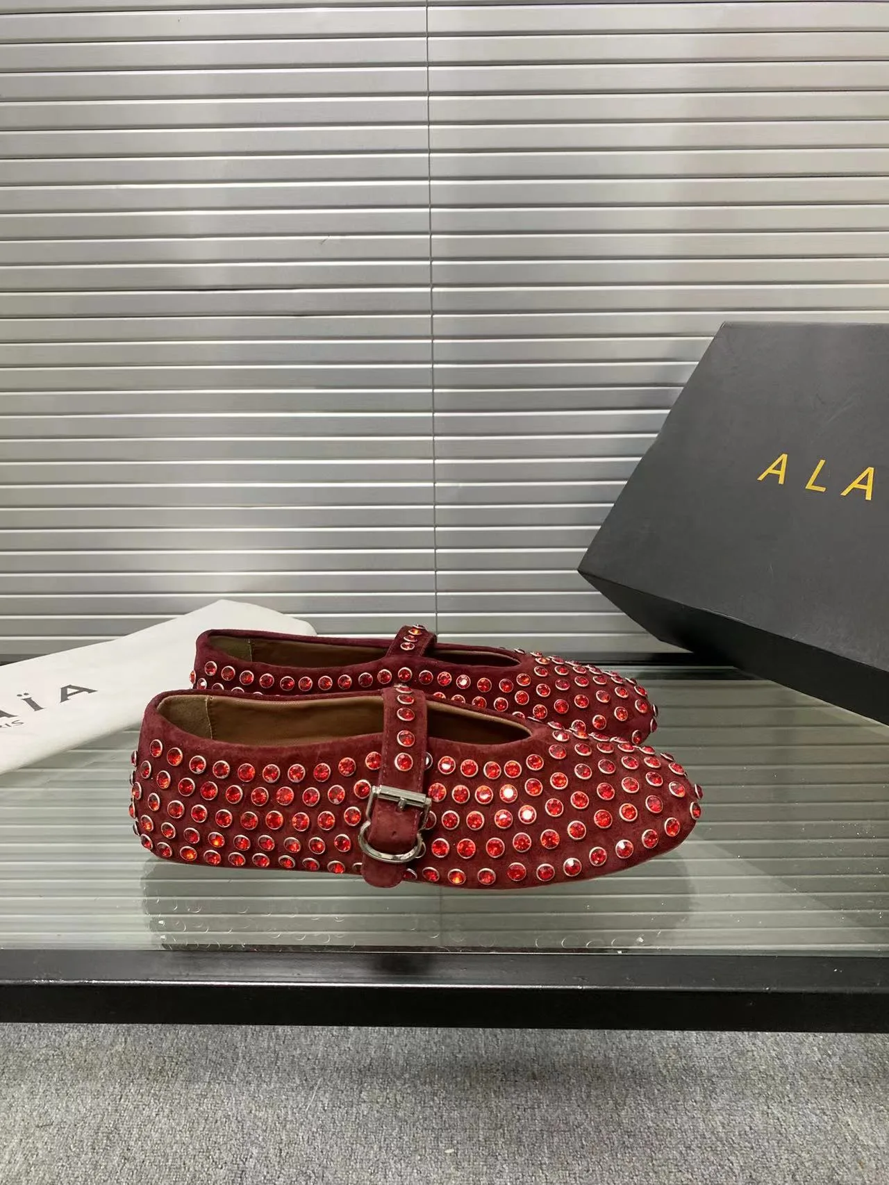 Alaia Cowhide Sheepskin Glossy Round-Toe Ballet Flats in Burgundy · view 4