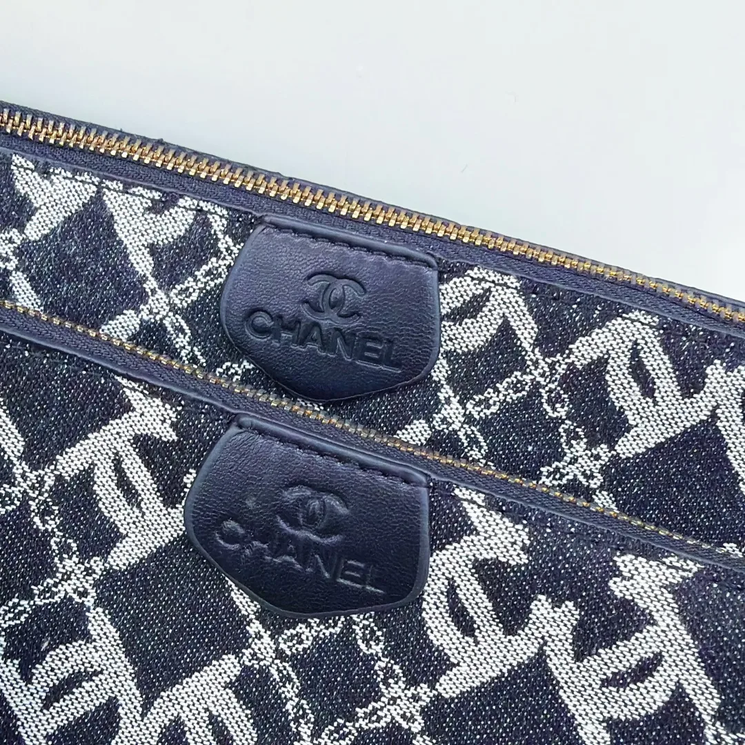 Chanel Crossbody Bag in Black · view 8