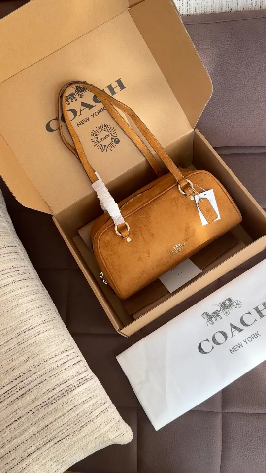 Coach Sydney bowling shoulder bag in Brown / Tan · view 2