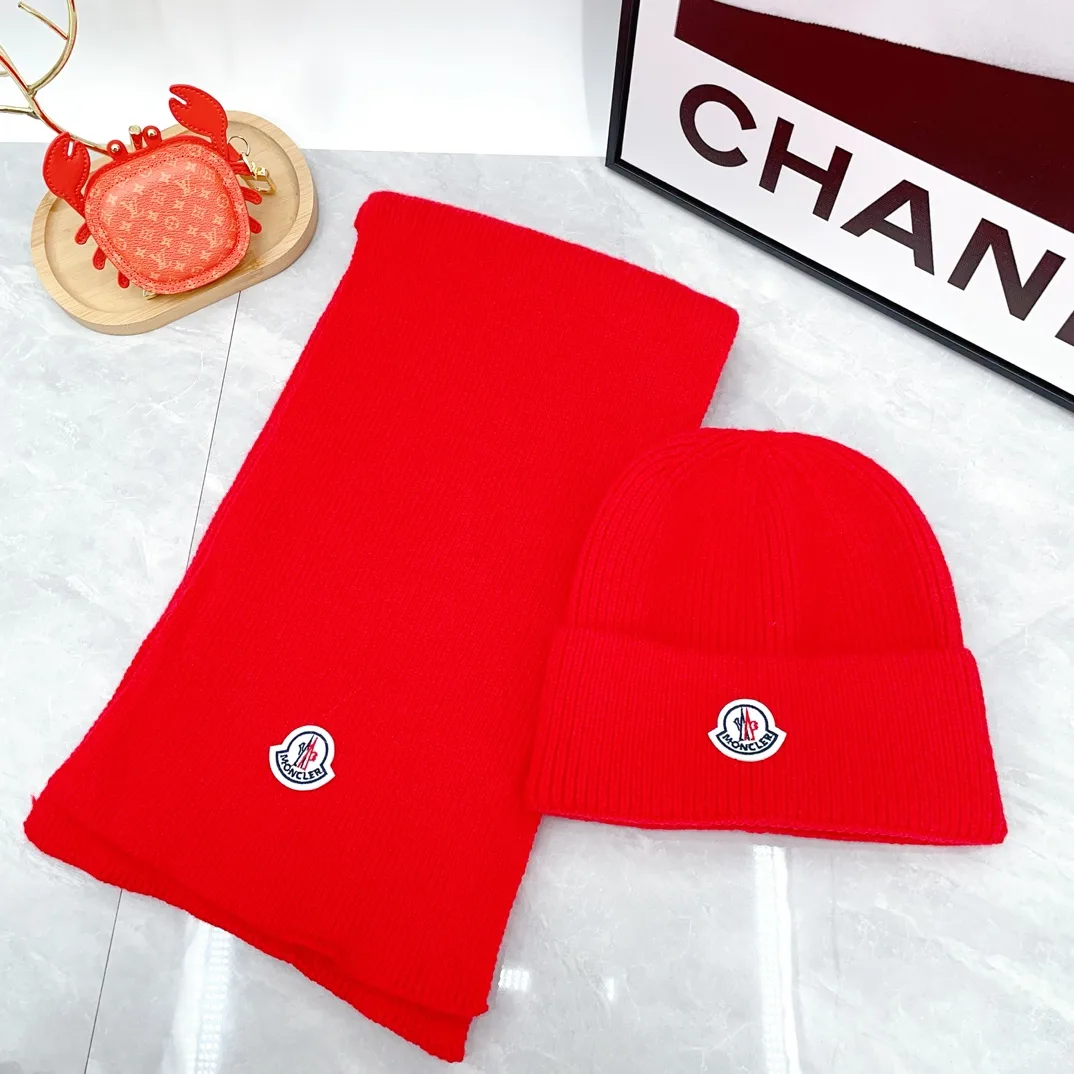 Moncler Wool Beanie and Scarf Set in Red · view 4