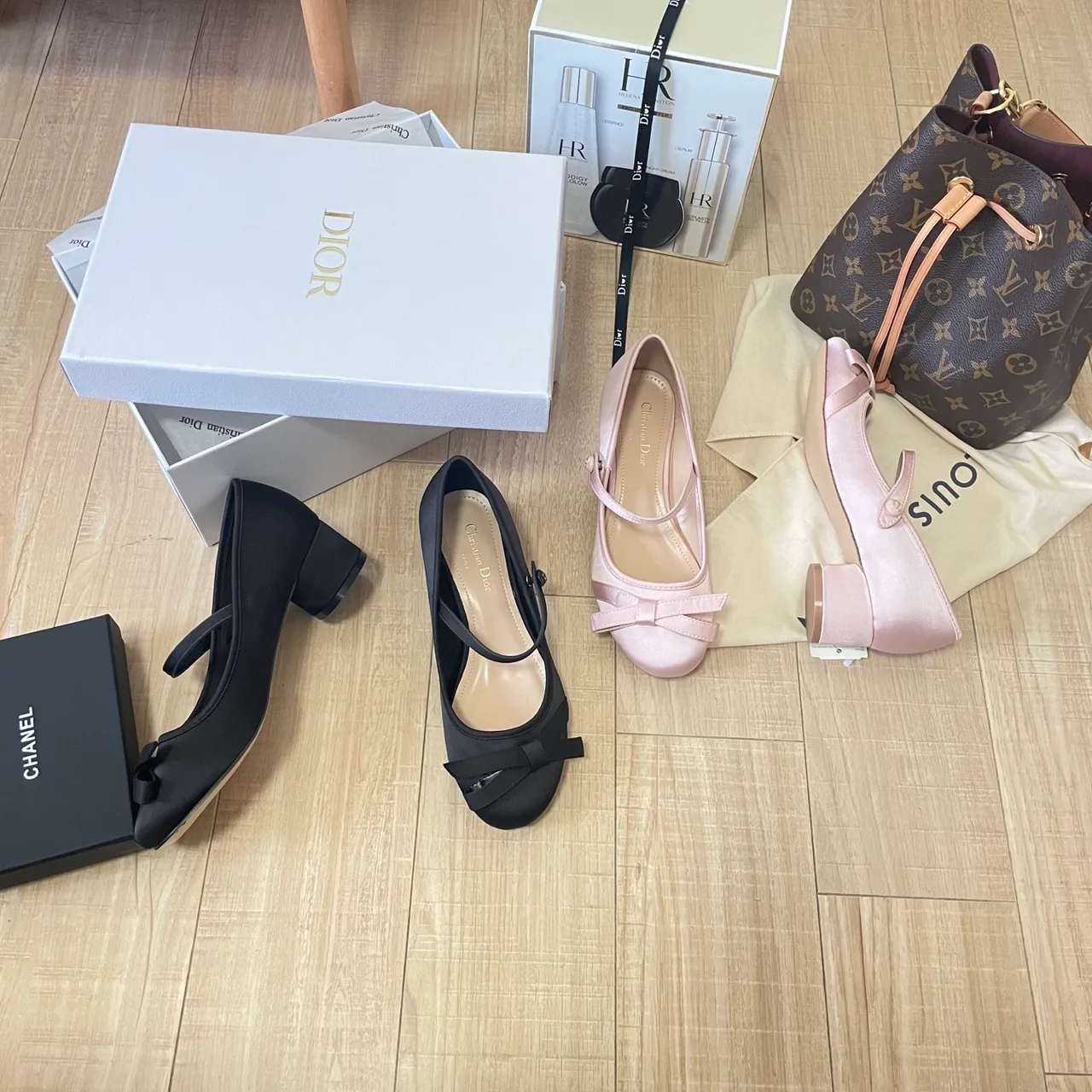 Dior Bow Mary Jane Pumps in Black / Pink · view 4