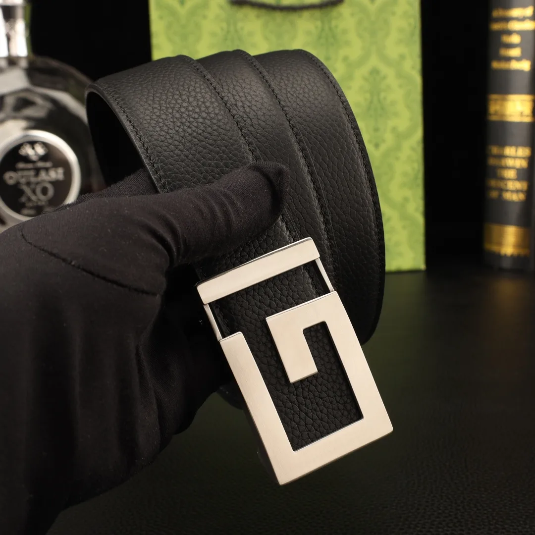 Gucci G Buckle Belt in Black · view 5