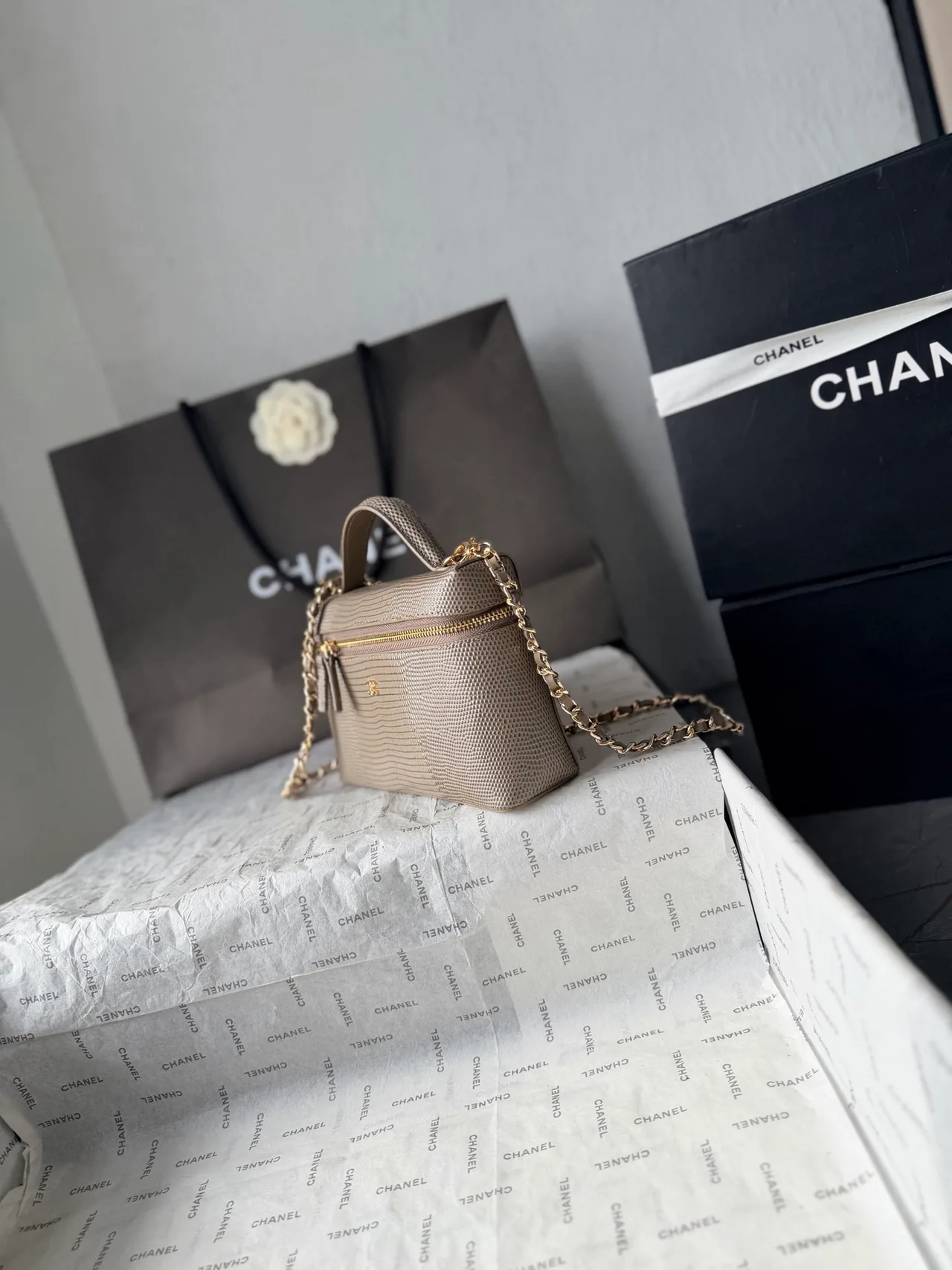 Chanel Cowhide Crossbody Bag in Grey · view 1