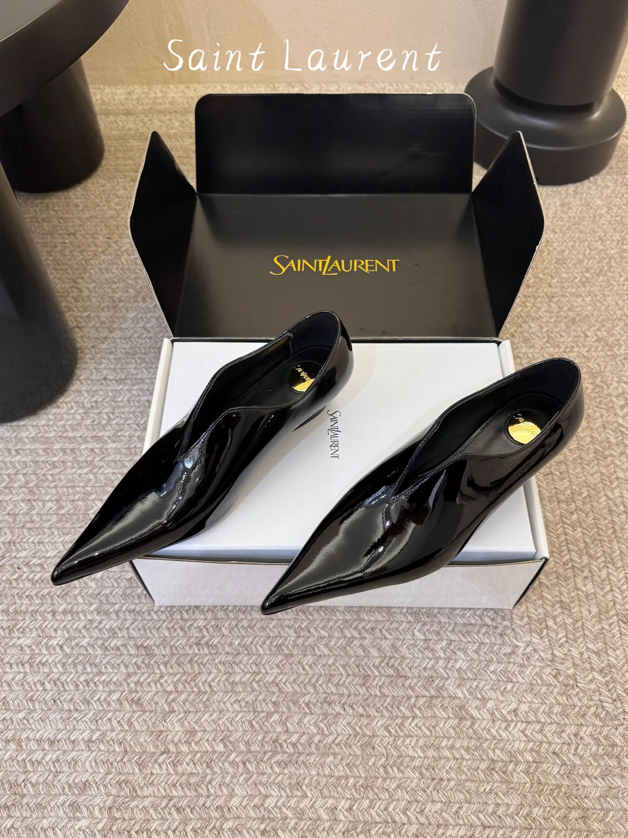 Saint Laurent Patent Leather Glossy Pointed-Toe Pointed Heel Pumps in Black · view 4